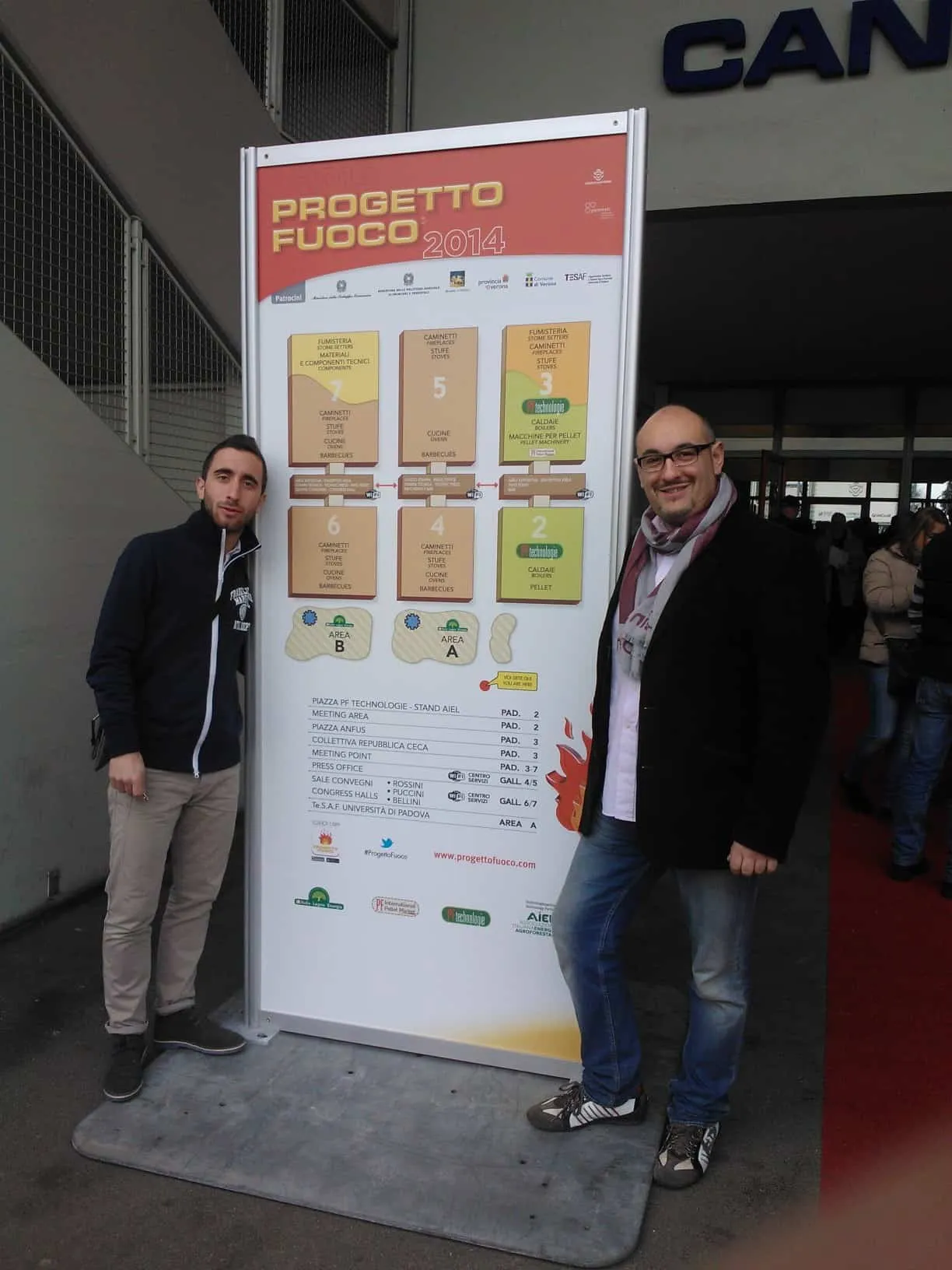 Due esperti Pieroni all'ingresso di progetto fuoco 2014